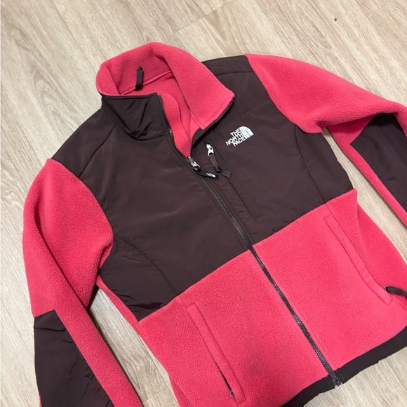 The North Face Pink and Brown Denali jacket - Picture 2 of 3